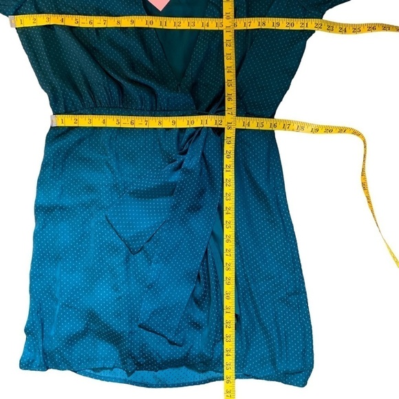 Leyden New With Tags Women’s Green Dotted Mini Wrap Dress Size XL - Picture 14 of 15